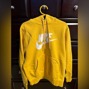 Yellow Medium Nike Sweatshirt / Hoodie